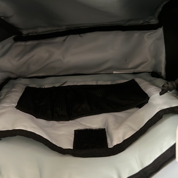 Backpack ripzone with ipad or laptop compartment inside - Picture 4 of 9